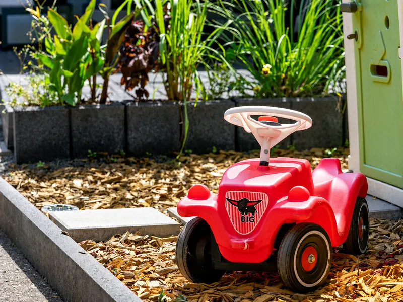 Private courtyard with Weber barbecue and parking