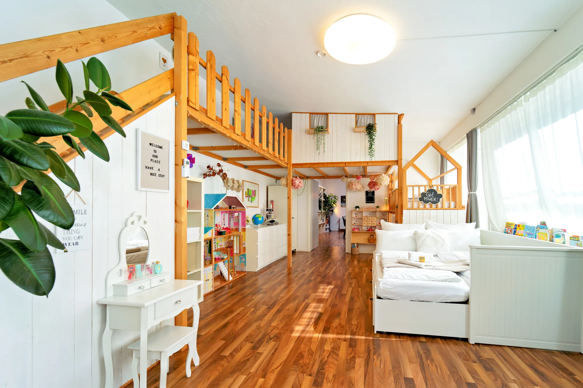 40 m² Kinderzimmer mit Spielbereich und Betten