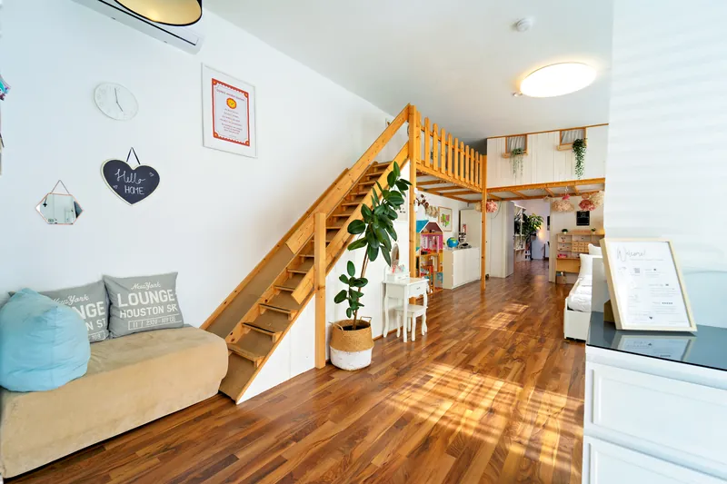 40 m² Kinderzimmer mit Spielbereich und Betten
