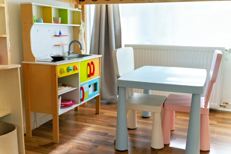 40 m² Kinderzimmer mit Spielbereich und Betten