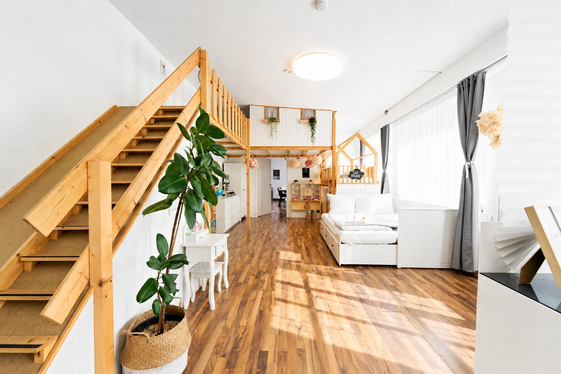 40 m² kids room with play area and beds – full view