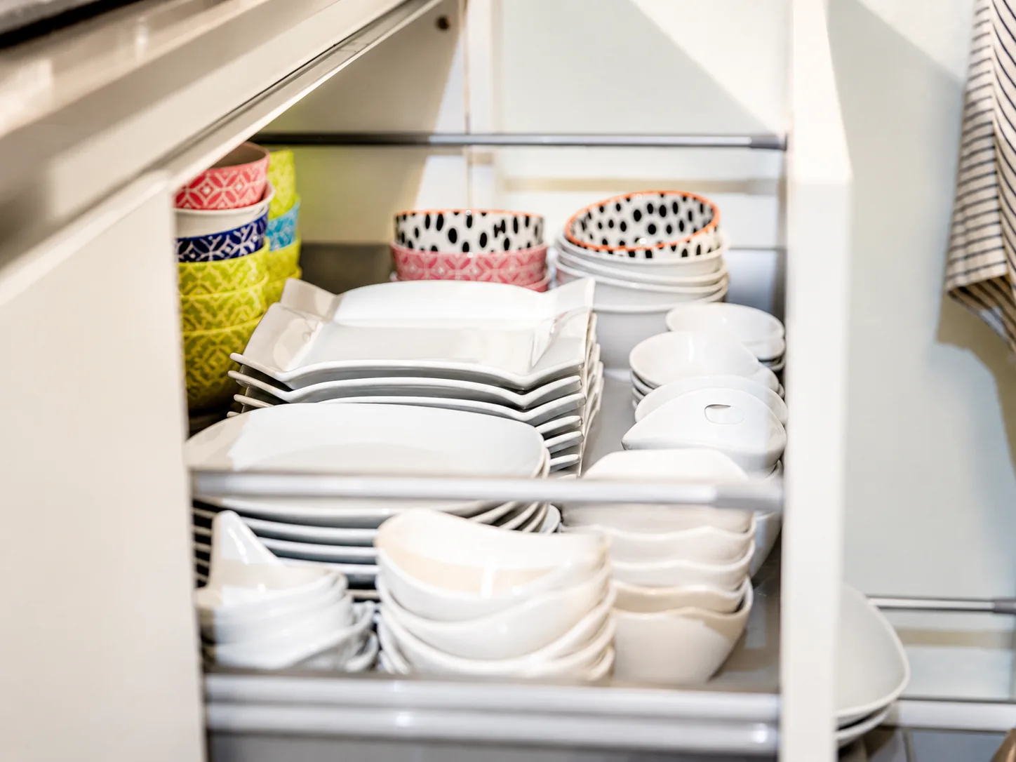 Fully equipped pro kitchen with cooking island