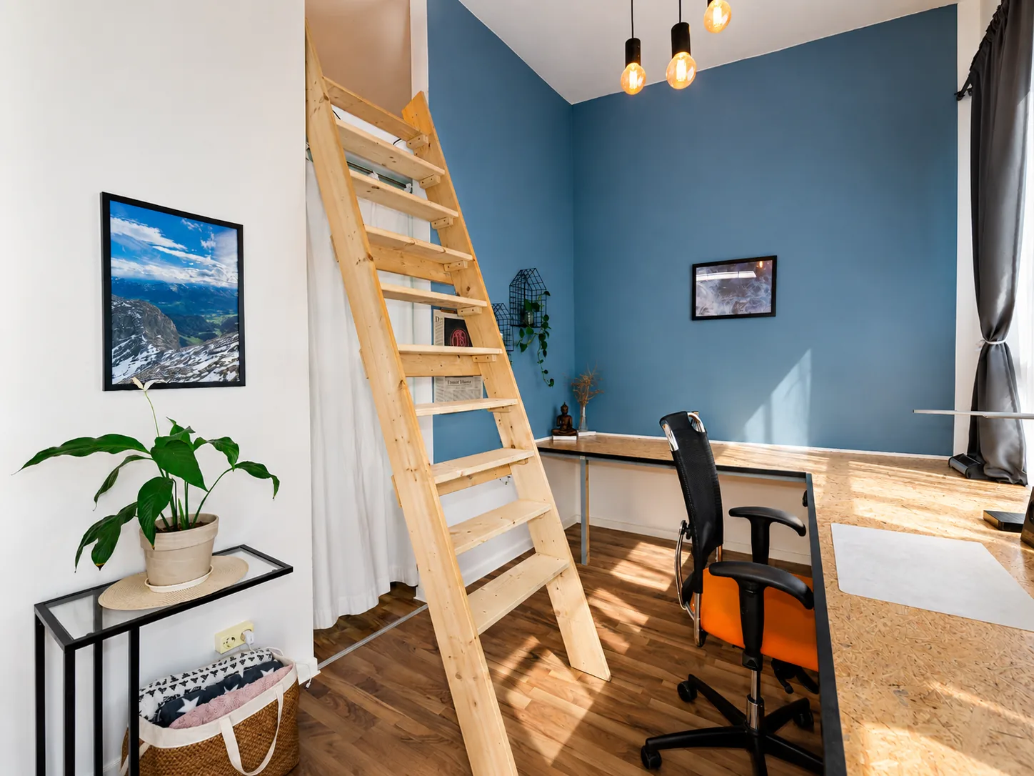 Second bedroom with queen-size double bed
